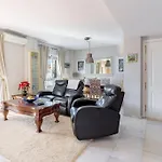 1 Bedroom With Large Roof Terrace