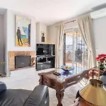 1 Bedroom With Large Roof Terrace