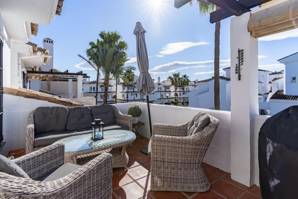 1 Bedroom With Large Roof Terrace *