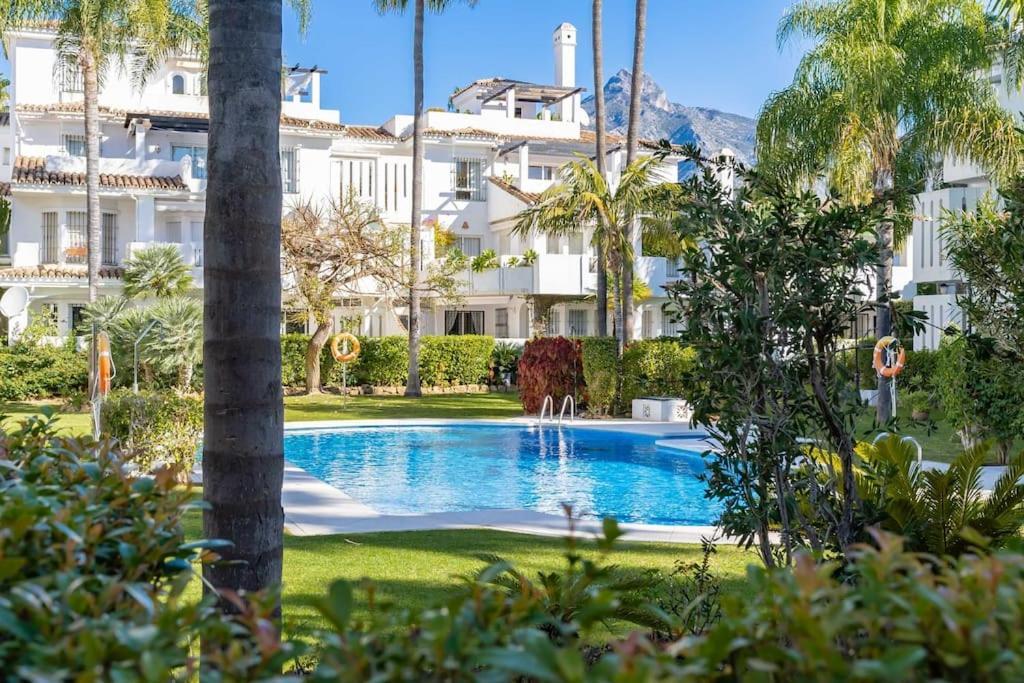Apartment 1 Bedroom With Large Roof Terrace Marbella