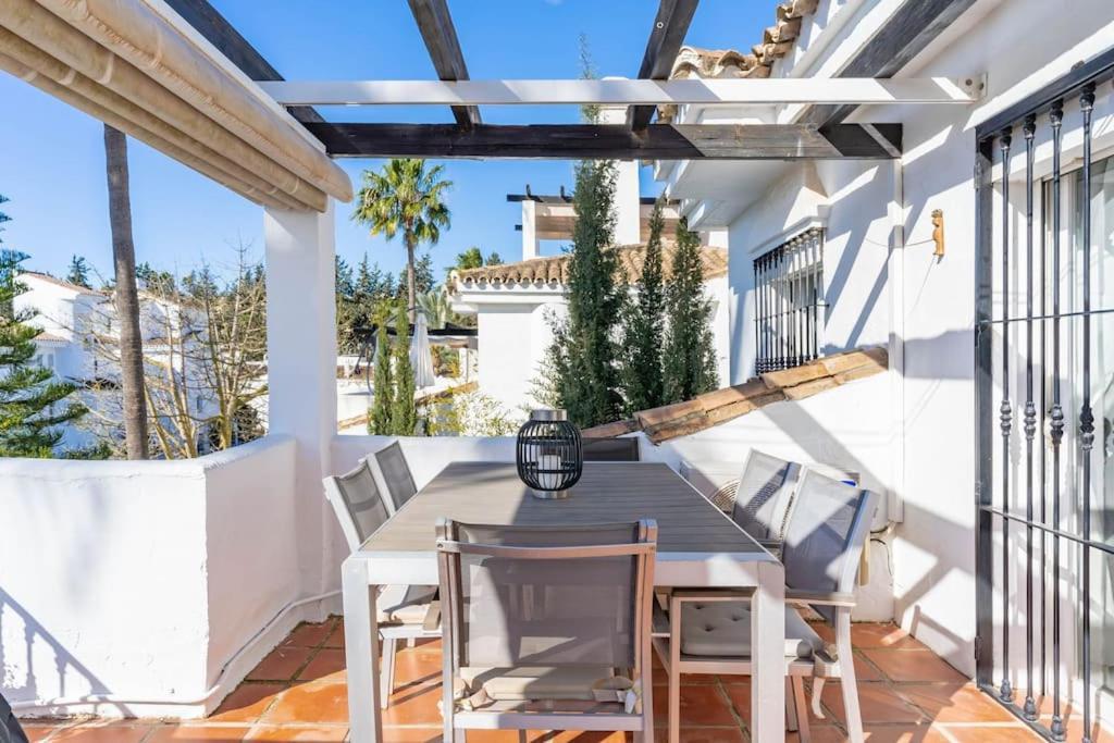 1 Bedroom With Large Roof Terrace *